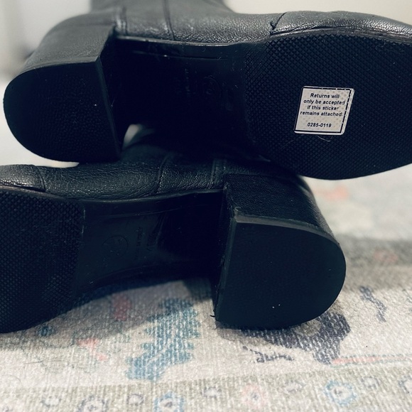 Chanel Interlocking CC Logo Goat Leather Moto Boots
Women's Size: 10.5, IT40.5🖤 - Picture 12 of 12